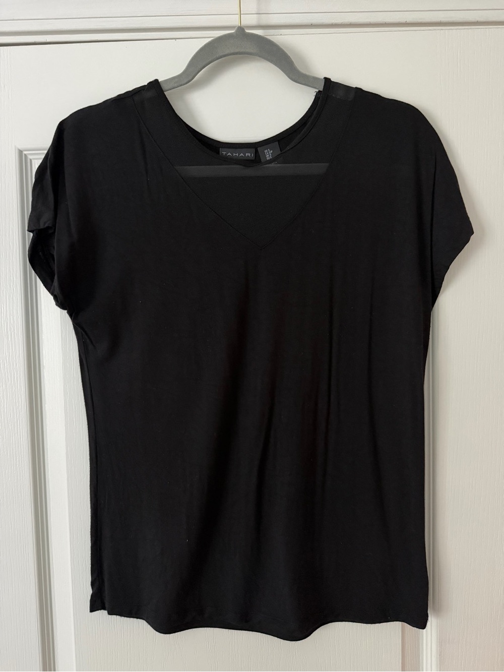 Tahari Black V-Neck Short Sleeve Tee